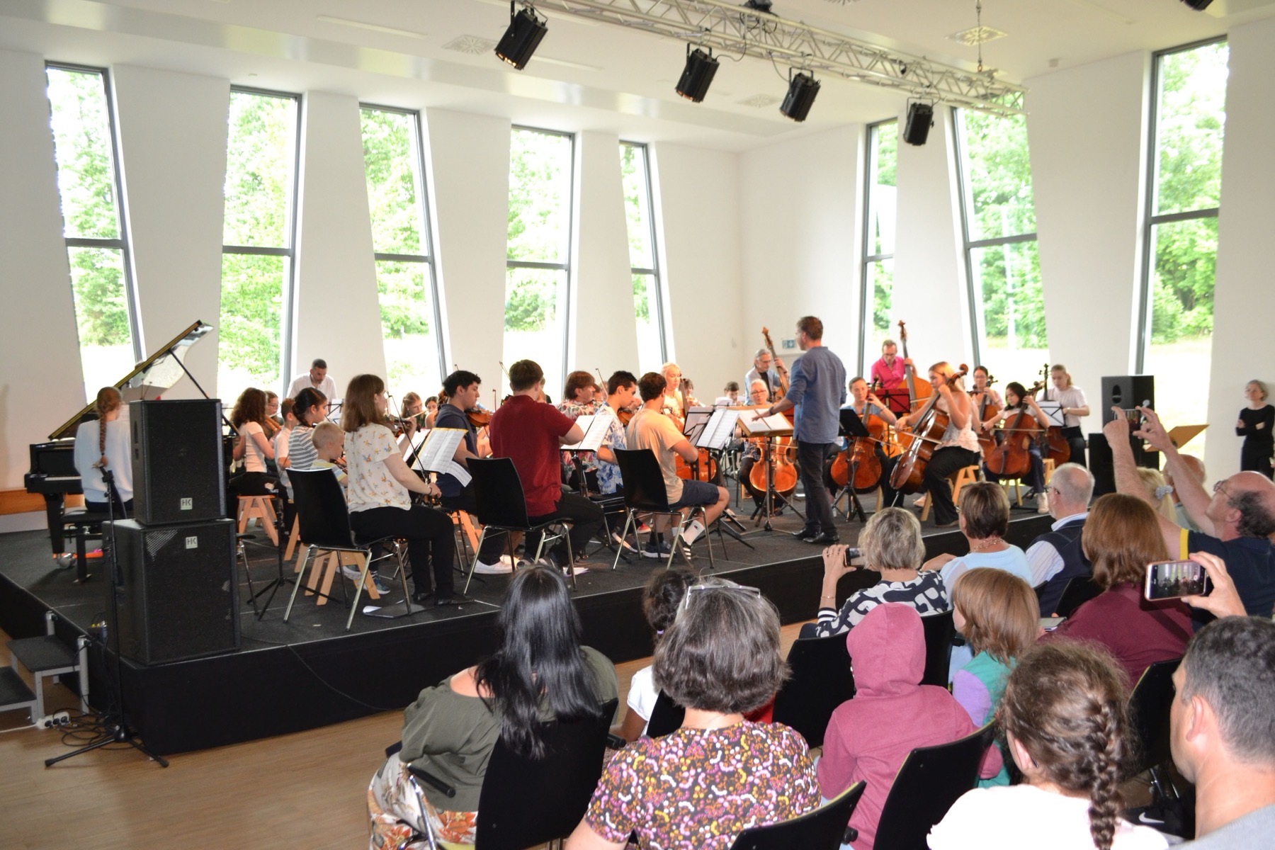 Das Musikschulorchester der Musikschule Homburg bei einem Konzert